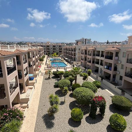 Royal Seacrest Residence Пафос Екстериор снимка