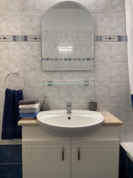 Royal Seacrest Residence Пафос Екстериор снимка