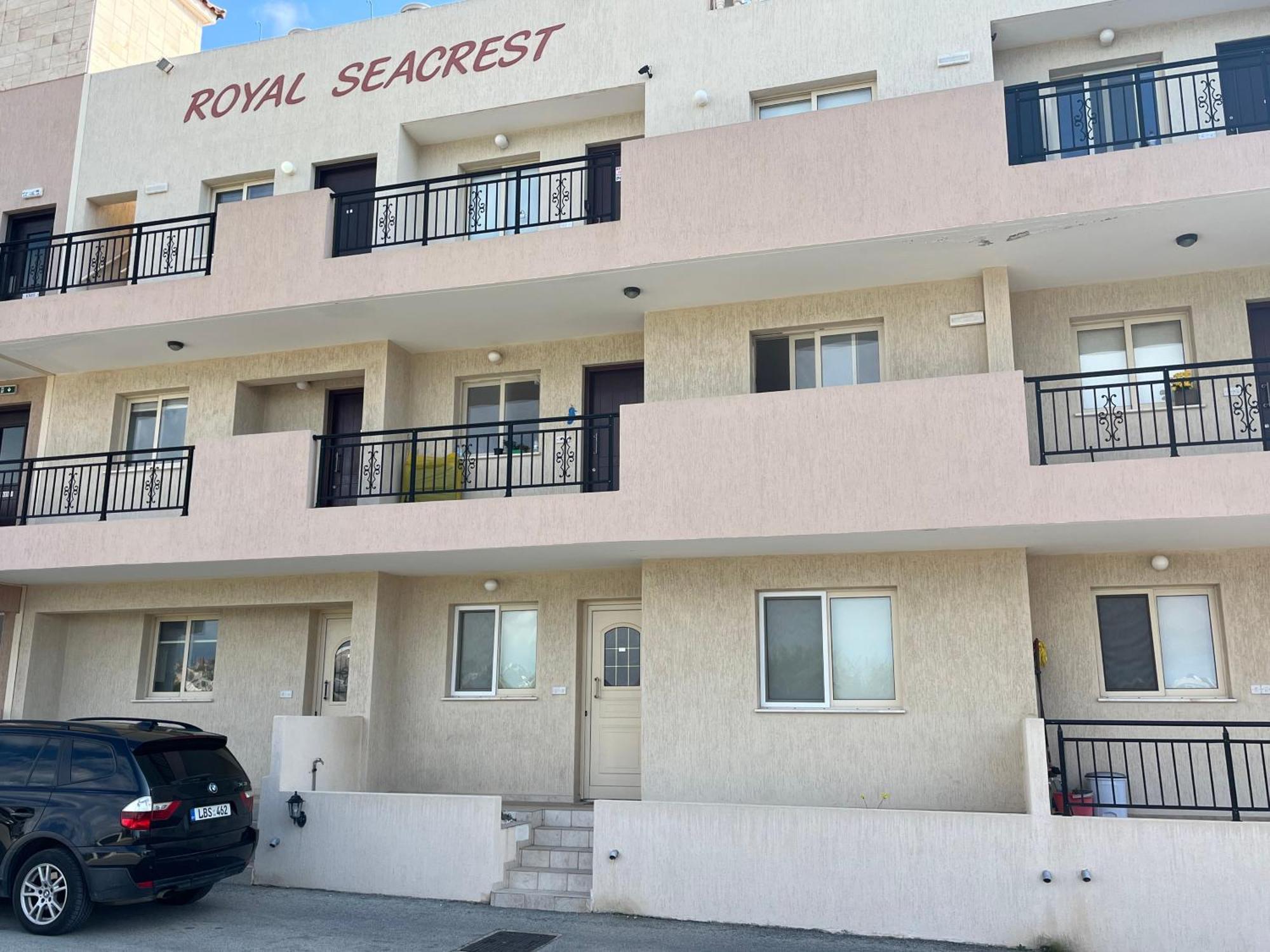 Royal Seacrest Residence Пафос Екстериор снимка