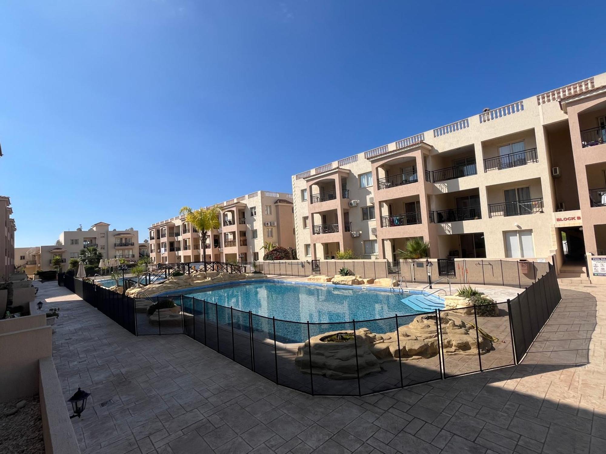 Royal Seacrest Residence Пафос Екстериор снимка
